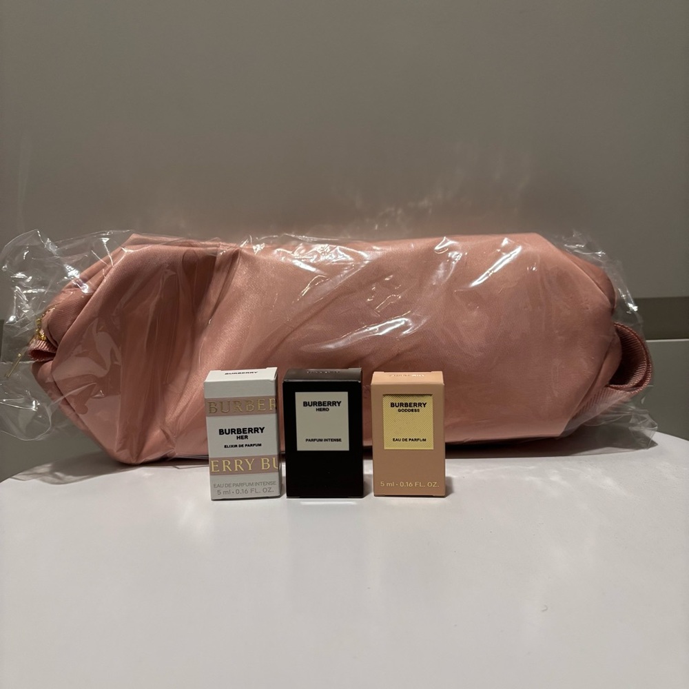 Burberry Gift Set of 3 minis and 1 pink pouch - Picture 3 of 3